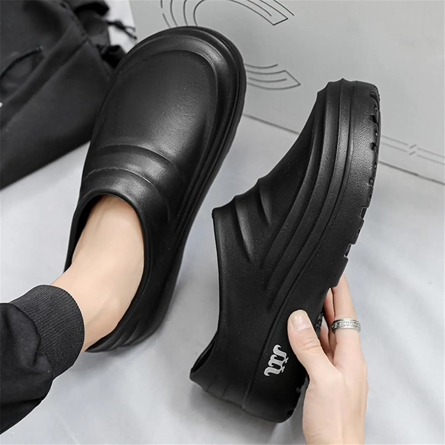 Armadillo Chef Shoes Men Women Classic Healthy & Non-Slip Comfort Clogs Resistant Waterproof Work Shoes Ideal for Healthcare Kitchen Food Service Shoe