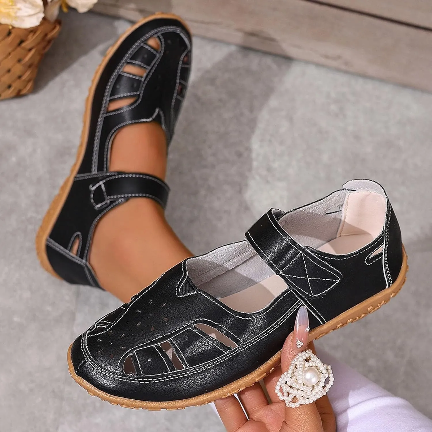 Closed Toe Sandals for Women 2025 Dressy Summer Comfortable Flat Sandals with Arch Support Casual Hollow Out Flat Shoes Wide Width Trendy Sandal Dress Shoes