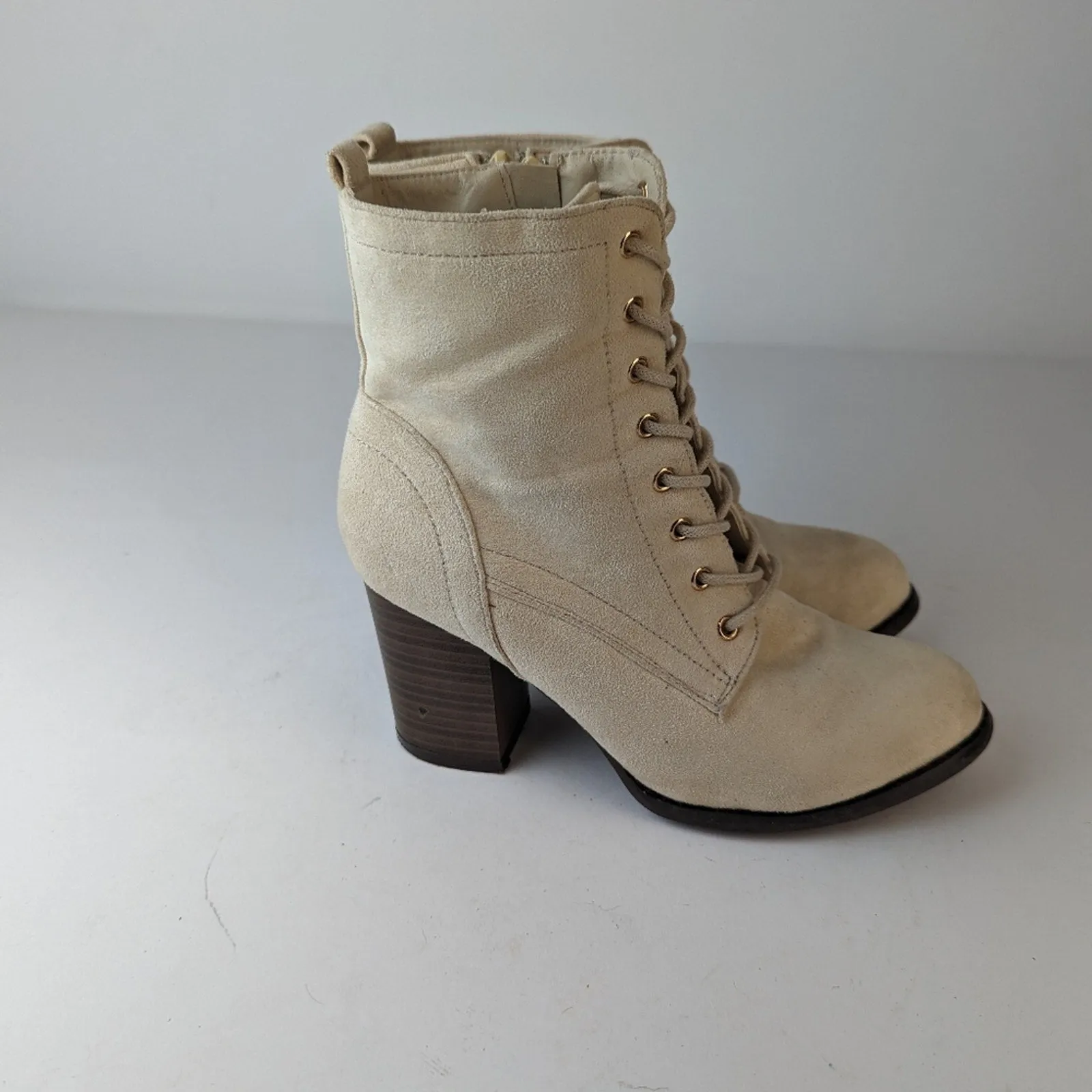 Journee Collection Women's Baylor Lace Up Stacked Heel Bootie - 6