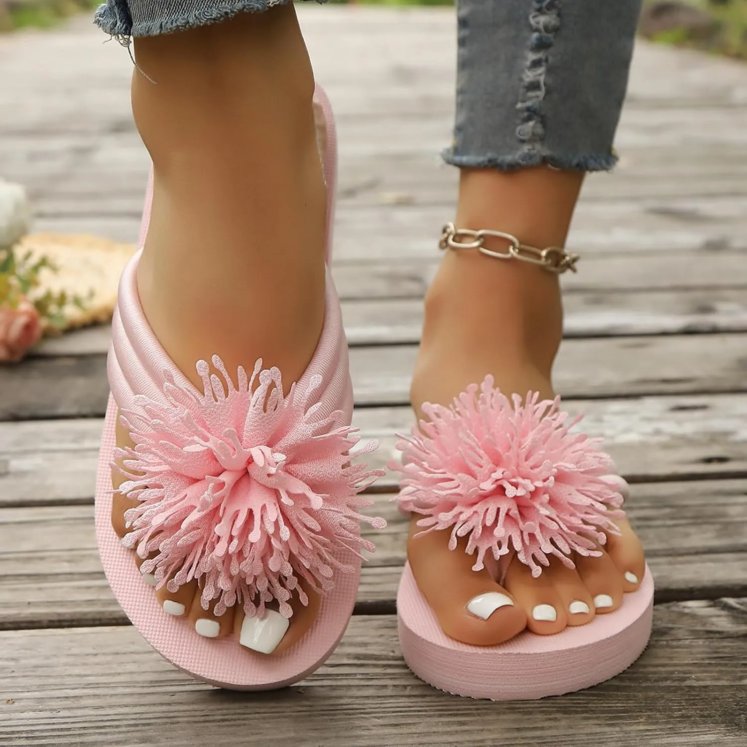 Lightweight Beach Sandal Fashion Slippers Women's Flower Flip Flops Casual Versatile Thick Soled Slippers Comfortable