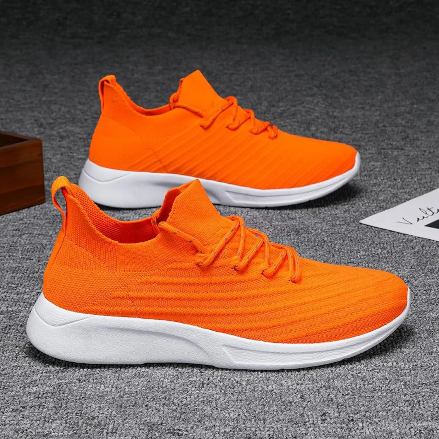 Men Sports Shoes Fashion New Pattern Simple Solid Color Couple Light and Sneaker Boots for Men Steel Sneaker Boots