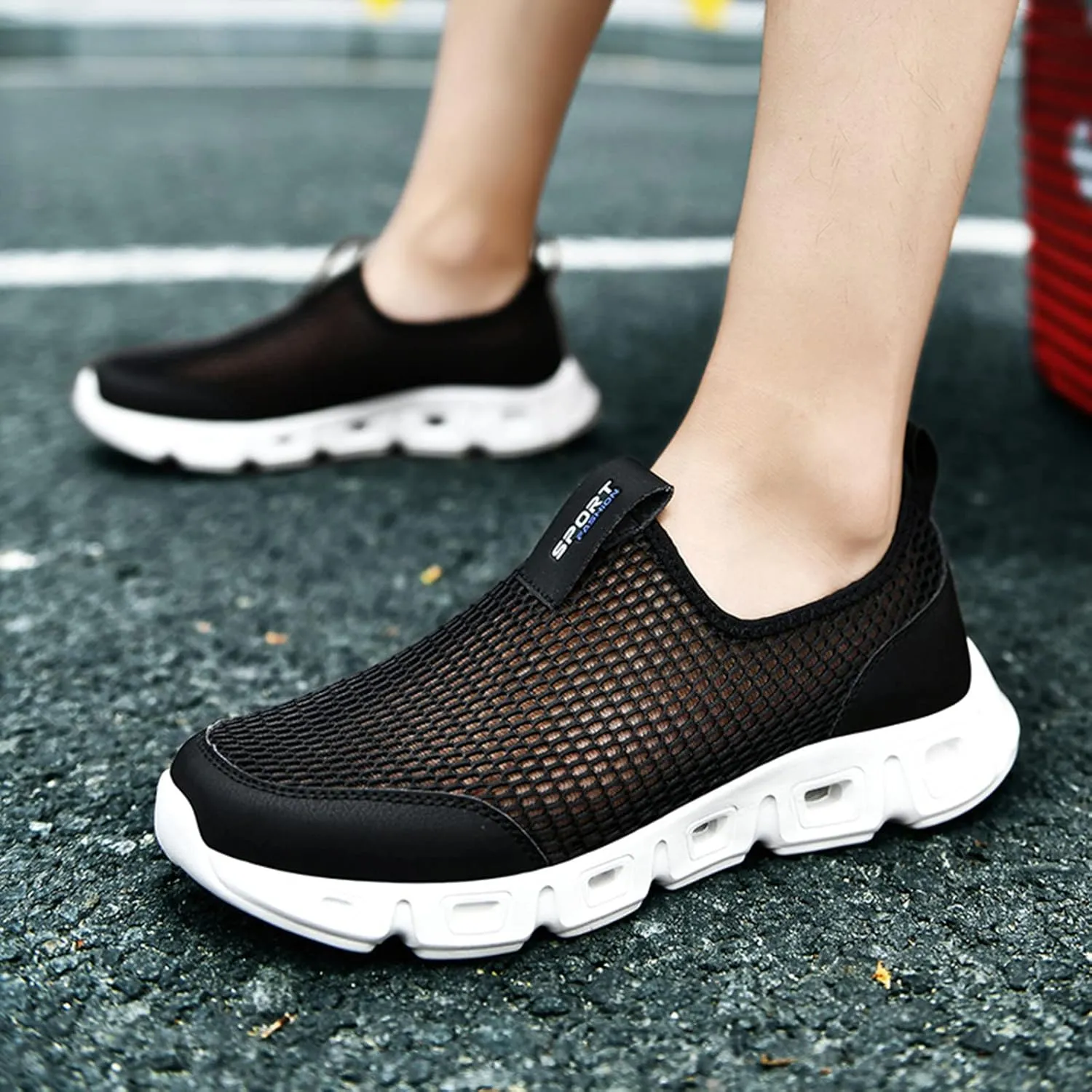Men's Non Slip Barefoot Minimalist Shoes Breathable and Light Outdoor Comfy Walking Shoe Non Slip Walking Shoes