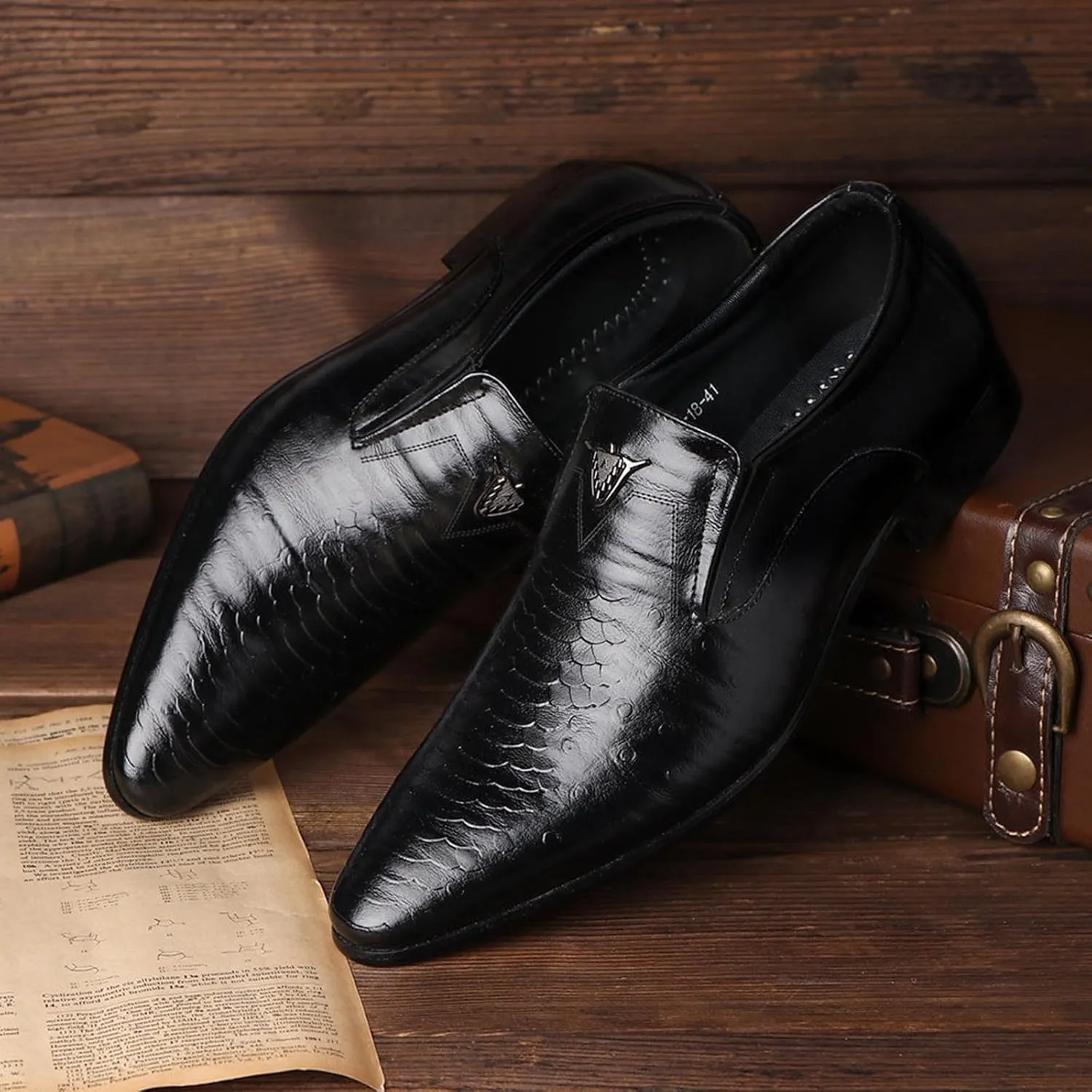 Mens Retro Leather Shoes Low Heel Business Formal Shoes Supple Drssy Shoe for Men Comfortable Waterproof Daily Work Footwear for Men with Durbale Non Slip Sole Suit for Long Walking