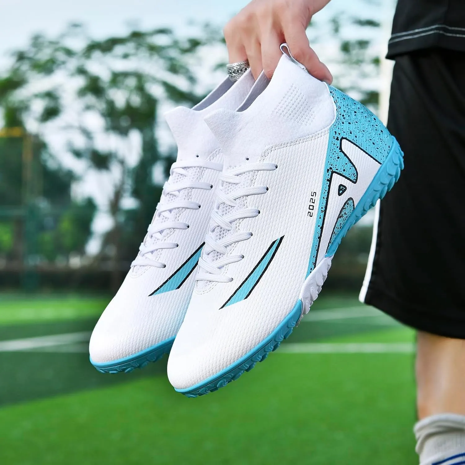 Men's Soccer Shoes High-Tops Lace-Up Non-Slip Spikes Indoor Football Futsal TF Turf Cleats