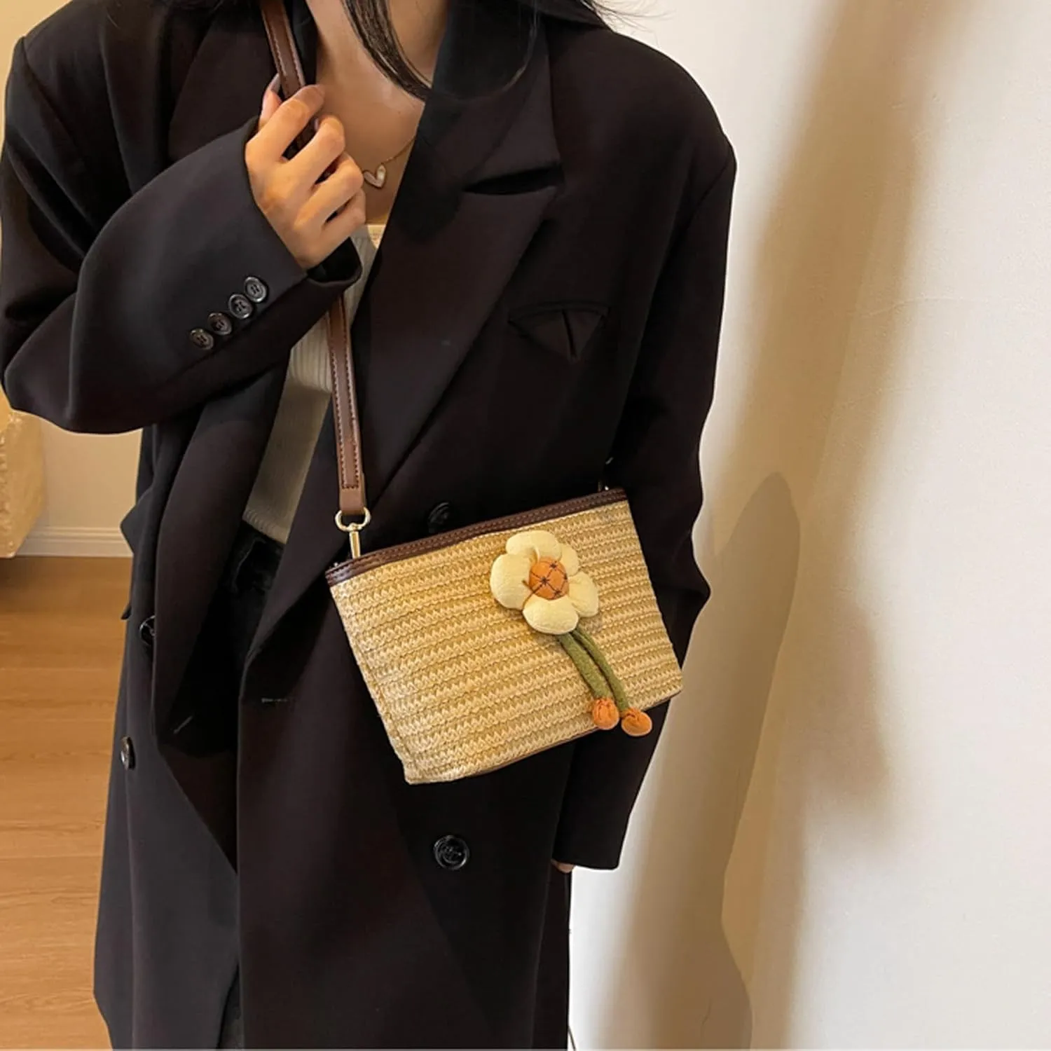 Straw Crossbody Bag for Women Girls Woven Shoulder Bag Straw Satchel Bag Cross Body Handbag